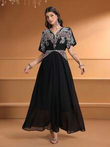 女式 V 领刺绣优雅高腰全长阿拉伯连衣裙