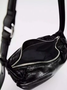 Autumn/Winter New Women Pleated Design Armpit/Crescent Shoulder Bag, Suitable For Office Commuting, White-Collar Worker, Selfies, Students Of High School And University