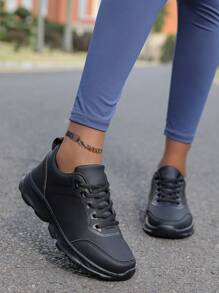 Nowe damskie skórzane lekkie buty do biegania, damskie niskie buty codzienne, damskie buty sportowe, damskie czarne buty, damskie całkowicie czarne buty robocze, damskie czarne buty sznurowane z okrągłym noskiem, damskie buty do chodzenia, damskie buty, damskie buty codzienne z miękką podeszwą, damskie całkowicie czarne buty sportowe - Czarne - Zobacz 3