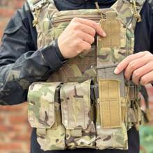 1 Pezzo Portacaricatori Triplice in Stile Molle - Borsa Accessorio per Giubbotto Tattico con Tre Scomparti per Munizioni M4, Realizzata in Tessuto Poliestere Misto con Chiusura a Fibbia