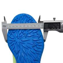 Puma 男式足球鞋 ULTRA 5 PLAY TT，模压鞋钉室内球场成人足球鞋，TT 模压鞋钉 - 青蘋綠-白-藍色 - 查看 7