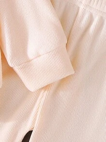 2 件装女婴日常穿着蕾丝边彼得潘领按扣运动衫和直筒裤套装，春/秋