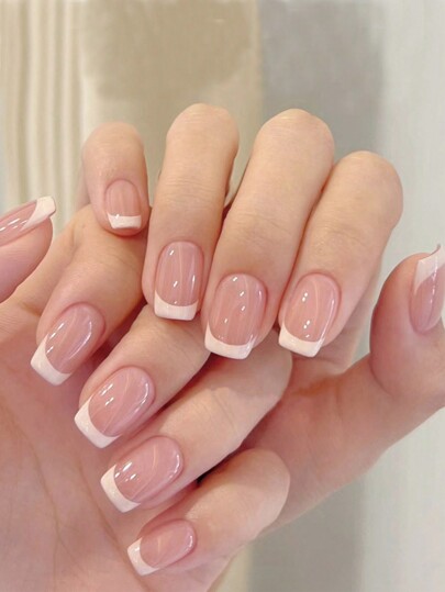 24 pièces Faux ongles courts carrés, couleurs contrastées simples, motifs amusants. Avec 1 lime et 1 colle de gel. Fournitures pour ongles