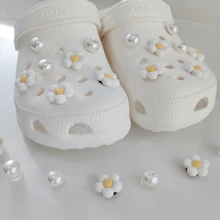 14pcs/Set White Flower & Faux Pearl Shoe Charms For Clogs Sandal Garden Shoes Silicone Bracelet Decoration, DIY Accessories,Festival Gift