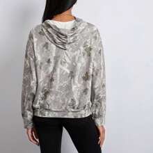 Women's Oversized Hoodies Fashion Long Sleeve Leaf Print Baggy Sweatshirts Streetwear - Khaki - View 2