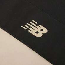 New Balance 时尚透气运动夹克男女款休闲户外外套 AMJ43313-BM - 黑/彩 - 查看 4