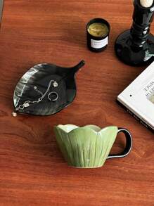 一套包含一个多色创意优雅郁金香花咖啡杯碟，适用于美式咖啡、意式浓缩咖啡、卡布奇诺和下午茶，也是理想的情侣礼物，容量11盎司，非常适合开学季。