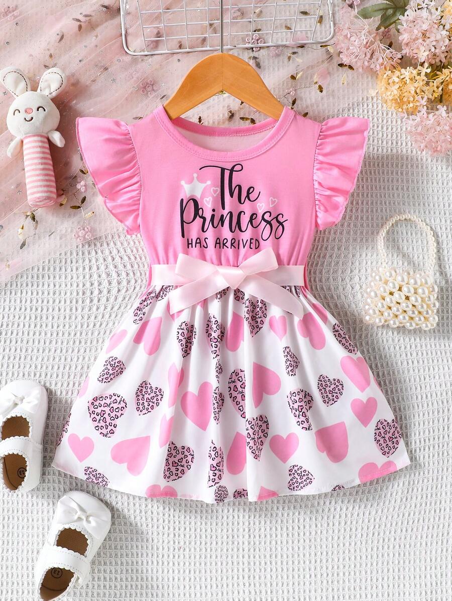 Frühlings-/Sommer-Babykleid mit Puffärmeln und Buchstabenmuster für den Valentinstag