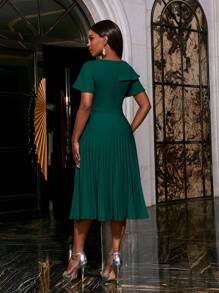 Faeriesty Elegant Asymmetric Neckline Ruffle Hem Evening Dress - Spring/Summer Formal Dress, Suitable For Weddings, Galas, Red Carpet Events, Formal Dinners, Parties, Wedding Guests And More - Dark Green - View 2