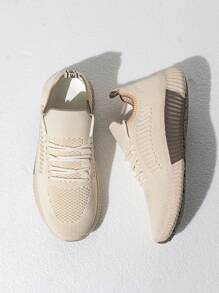 Zapatillas deportivas de verano 2025 para mujer, calzado deportivo transpirable de malla ligera, cómodas zapatillas atléticas
