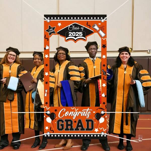 Striscione fotografico per festa di laurea 2025, decorazione multiuso per interni/esterni, in materiale in poliestere durevole, senza piume, adatto per cerimonie di laurea, accessori per fotobooth, design traforato, decorazione di cornici