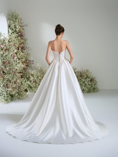 Vestido de noiva branco sem alças, decote coração, cetim, etéreo, elegante, romântico, moderno, catedral, praia, igreja, linha A, para formatura, dança, coquetel, casamento ao ar livre