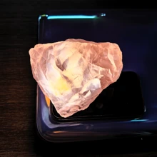 QYDCX Natural Rose Quartz Raw Crystal Stone Gemstones Bulk Crystals Rocks For Tumbling Bulk Rose Quartz Rough Crystal Stones For Home Office Decoration / DIY Jewelry Making, Flower Pot Fish Tank Decorative Stone, Aroma Stone Diffuser, Reiki Energy Balancing Meditation Healing, Christmas Stocking Stuffers, Valentine's Day New Year Decoration