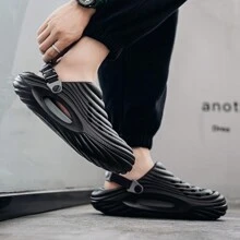Plus Size Men's Summer Outdoor Breathable Sandals, Soft Thick Tire Sole Anti-Slip Closed Toe Beach/Hiking Slippers