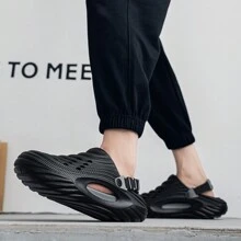 Plus Size Men's Summer Outdoor Breathable Sandals, Soft Thick Tire Sole Anti-Slip Closed Toe Beach/Hiking Slippers