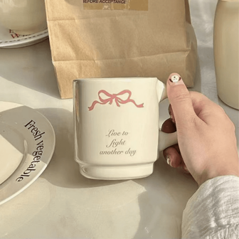 1pc Beautiful Bow Ceramic Coffee Mug, Inspirational Gift For Friend's Birthday/Anniversary/Holiday, Also Suitable For Party And Creative Gift, Suitable For Making Coffee Cups, Breakfast Cups, Milk Tea Cups, Mugs, Couple Cups, Milk Cups And So On.