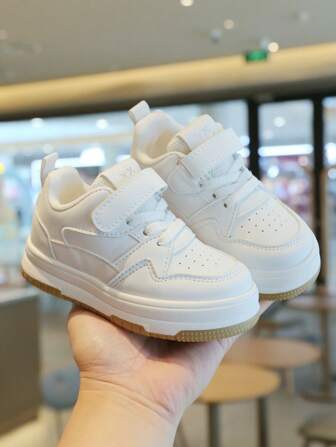 全新儿童休闲低帮运动鞋，软帆布鞋面和鞋底，防滑，幼儿和小孩运动鞋