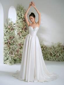 Vestido de noiva branco sem alças, decote coração, cetim, etéreo, elegante, romântico, moderno, catedral, praia, igreja, linha A, para formatura, dança, coquetel, casamento ao ar livre