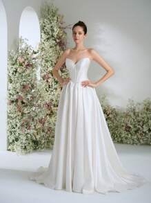 Vestido de noiva branco sem alças, decote coração, cetim, etéreo, elegante, romântico, moderno, catedral, praia, igreja, linha A, para formatura, dança, coquetel, casamento ao ar livre