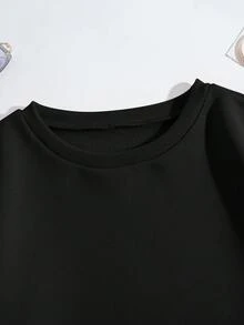 客製化女款秋冬圓領T恤，可添加照片、文字、圖案與表情符號，適合朋友、團體客製、日常穿著與派對 - 黑色 - 查看 4