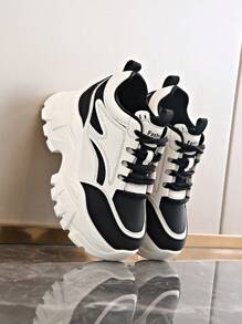 2025 New Black & White Women's Sports Shoes, Leather Upper, Internal Increased Height, Thick Sole Black Increased Height Sports Shoes, Platform Casual Women Shoes