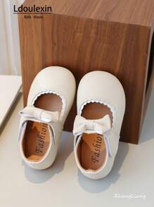 Nuove scarpe in pelle da ragazza con fiocco decorativo, scarpe piatte con suola morbida antiscivolo per bambini, versatili per l'uso quotidiano in tutte le stagioni