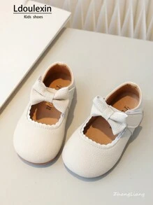 Nuove scarpe in pelle da ragazza con fiocco decorativo, scarpe piatte con suola morbida antiscivolo per bambini, versatili per l'uso quotidiano in tutte le stagioni
