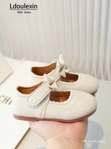 Nuove scarpe in pelle da ragazza con fiocco decorativo, scarpe piatte con suola morbida antiscivolo per bambini, versatili per l'uso quotidiano in tutte le stagioni