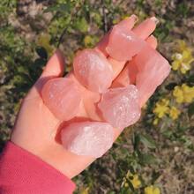 QYDCX Natural Rose Quartz Raw Crystal Stone Gemstones Bulk Crystals Rocks For Tumbling Bulk Rose Quartz Rough Crystal Stones For Home Office Decoration / DIY Jewelry Making, Flower Pot Fish Tank Decorative Stone, Aroma Stone Diffuser, Reiki Energy Balancing Meditation Healing, Christmas Stocking Stuffers, Valentine's Day New Year Decoration