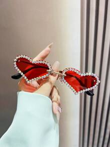 1副精美心形金属框镶钻时尚眼镜，情侣眼镜，适合约会、订婚、婚礼、情人节、夏季海滩度假、户外活动和旅行。 - 紅色 - 查看 4