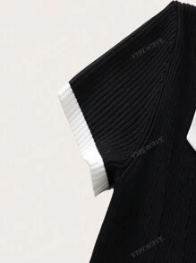 Vestido de manga corta ajustado de punto con contraste de color elegante y minimalista