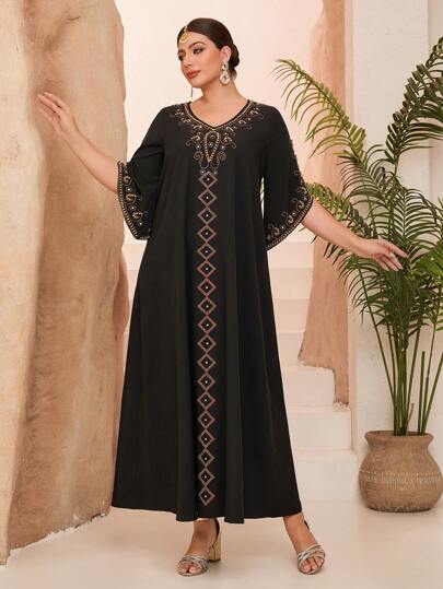 Plus Size Novo V-Neck Luxuoso Manga Longa Abaya Com Bordado, Fita, Strass E Decorações De Pérolas Falsas, Estilo