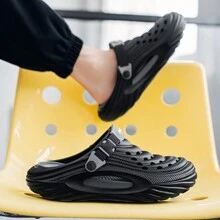 Plus Size Men's Summer Outdoor Breathable Sandals, Soft Thick Tire Sole Anti-Slip Closed Toe Beach/Hiking Slippers