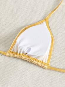 El nuevo traje de baño bikini triangular sexy y a la moda para mujeres con cordones es un conjunto de dos piezas escotado, colgante y atractivo de color negro ideal para la playa. Es un bikini brillante y sexy, perfecto para la playa, el océano y fiestas. Es el traje de baño talla grande llamativo en .