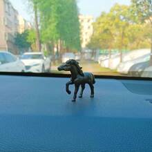 1 Stück/3 Stück Anime-Stil Samurai Schwert Meister Harzstatue, elegante Drei-Musketiere Figur mit Umhang & Schwert, Pferd, geeignet für Bonsai, Aquarium, Garten, Auto-Dekoration, Miniatur-Landschaftszubehör, Innen-/Außen-Tischdekor, Neujahrsgeschenk