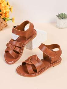 1 Pair Toddler/Little Girls' Brown PU Woven Strap Hook And Loop Closed Toe Flat Sandals, Fashionable & Cute Design, Suitable For 3-15 Years Old Girls, Daily Casual Wear, Spring/Summer New Arrival