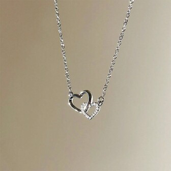 1pc Women's Luxury Interlocking Heart Pendant Necklace, Fashion Minimalist Heart Shaped Charm Necklace, Gift For Friends And Family Valentines,Mom,Mother,Mother's Day,Gift