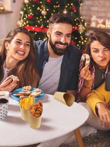 250pcs/50 Pcs -Charcuterie Cups With Skewers, 12 Oz PaperSnack Appetizer Cups With Cocktail Picks, French FryHolder Brown Kraft, Disposable Popcorn BoxesCones, Party Board Favor(50 Cups + 200 Sticks)