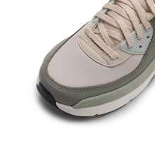 Nike Zapatillas deportivas de moda y casual para mujer Air Max 90 LV8 - Vela blanco/hueso claro/gris verde claro/verde horizonte/plata claro/negro - Ver 6