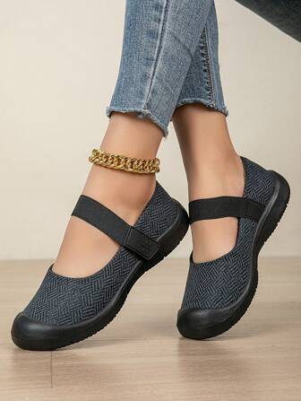 女士黑色条纹透气一脚蹬运动鞋，舒适、轻便、休闲、户外、散步、旅行和凉鞋