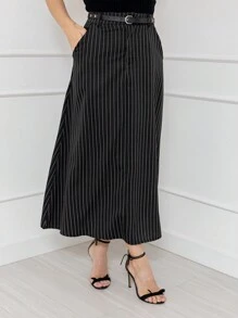 Imported Women's Skirts For The Lower Body With Button Collar, Zipper And Belt-Out. This Is Striped And Can Be Matched With A Suit. There Are Triangular Studs On The Belt. The Belt Is A Thin Strip. The Whole Looks Gentle And Elegant. The Model Number Is VF24011. This Style Is The Popular Skirt Of An Internet Celebrity - 黑色 - 查看 3
