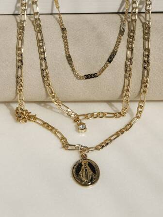 1件时尚多层短款金色水钻项链，百搭吊坠项链，适合作为礼物送给朋友