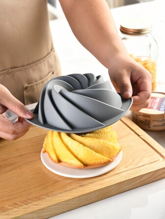 Keidason 1/4pcs Fancy Non-Stick Silicone Cake Molds,Chiffon Cake Making Tools, Breads, Cakes And More Pastries, Non-Stick Fluted Tube Cupcake Cups, Kitchen Baking Tools For Versatile Baking Needs