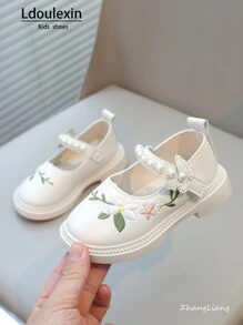 Nuovi mocassini eleganti da ragazza in pelle ricamata con dettagli di perle, scarpe casual da principessa versatili per uso quotidiano