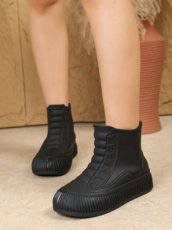 Botas de chuva curtas femininas estilo japonês com forro térmico, quentes e impermeáveis, sapatos de chuva de borracha antiderrapantes para cozinha, trabalho, lavagem ao ar livre, compras de supermercado, adequados para o inverno