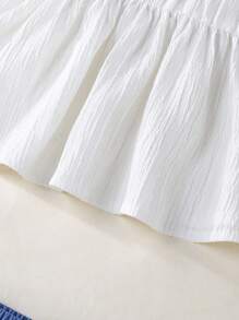 2 件装女婴荷叶边领泡泡袖上衣和花卉边短裤套装，适合春夏户外