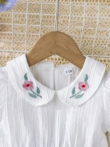 2 件装女婴荷叶边领泡泡袖上衣和花卉边短裤套装，适合春夏户外