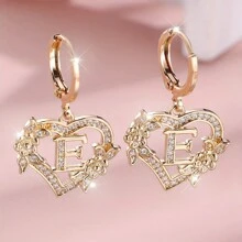 1 对心形首字母方晶锆石环形耳环，适合女士少女，精美心形雕刻 26 个字母 A-Z 和个性化名字花朵耳环，适合日常情人节珠宝生日礼物、妈妈、母亲、母亲节、礼物 - 花心形字母 - 查看 24