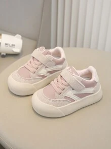1 paire de chaussures de sport pour filles 2025 Nouvelles chaussures pour enfants au printemps Semelle souple Respirant Chaussures décontractées douces pour les filles Bébé Chaussures de plateau pour le printemps et l'automne