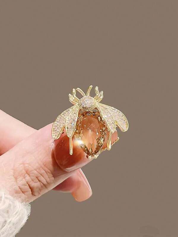 1pc Crystal Bee Brooch Pin For Women, Personalized Fashion Clothing Accessories, Lightweight Luxury Lapel Pin For Suit Dress Accessories Pin For Clothes Bag Charm School Office Accessories Shirts Jacket Jewelry Christmas Halloween Clothes Pin Funny Cute Teacher Gifts